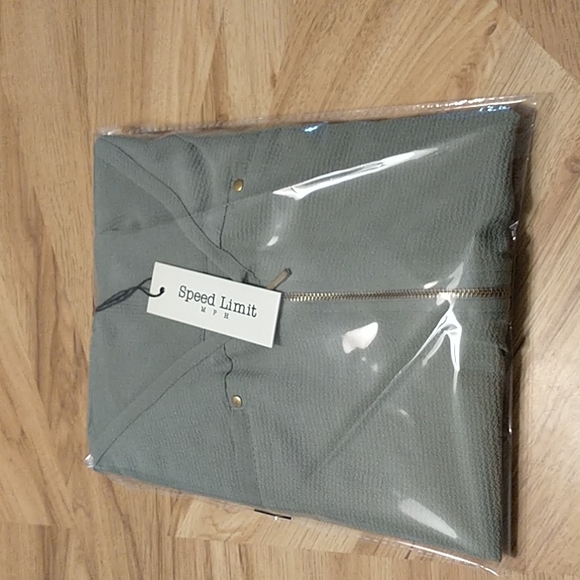 Olive Green Zip Pocketed Tank 1X Speed Limit - Picture 14 of 14